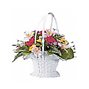 Oval pedestal basket
